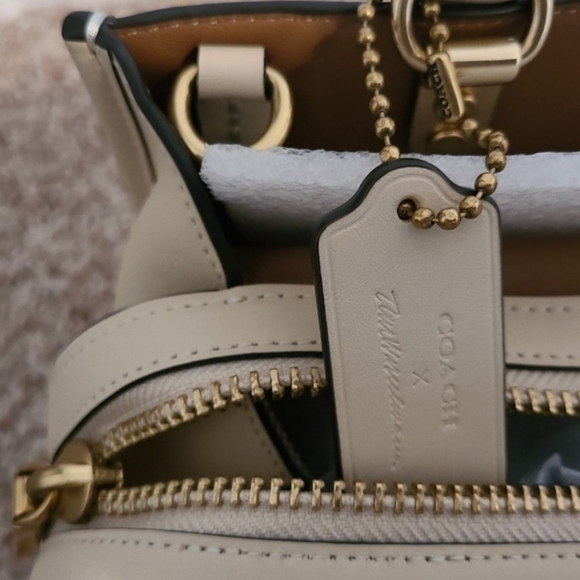 Coach X Tom Wesselmann Rogue 25 - Picture 5 of 8